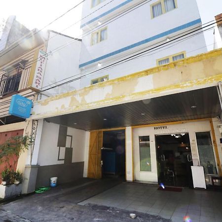Mutiara Sari Hotel 马卡萨 外观 照片